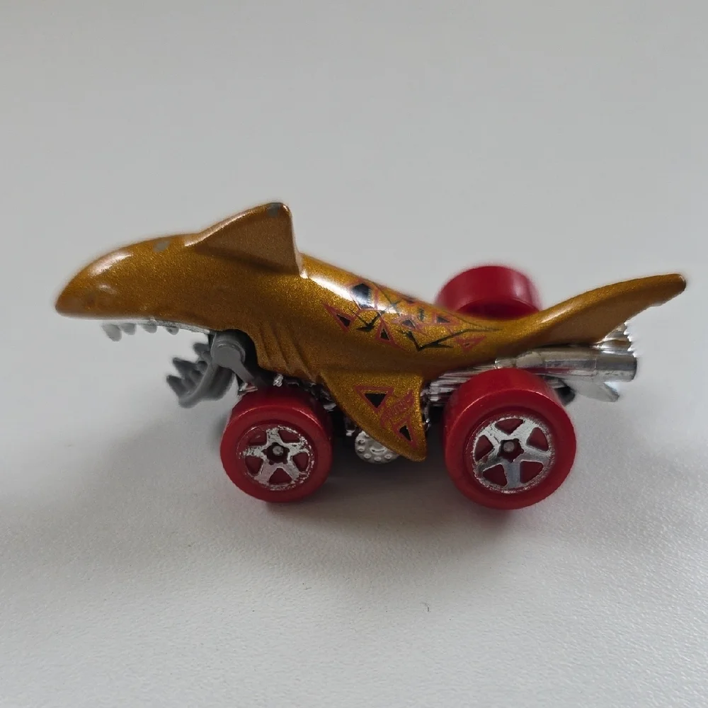Hot Wheels Set - Sharkcruiser, Turtoshell, And Shark Bite